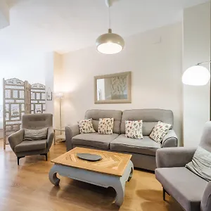 https://apartamentos-rg-suites-sierpes-54.es-andalucia.com